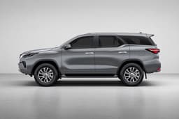 Toyota Fortuner Color Silver Metallic Toyota Fortuner Color Silver Metallic